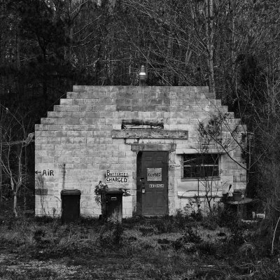 OLD AUTO REPAIR SHOP  WASHINGTON CO NC  2024